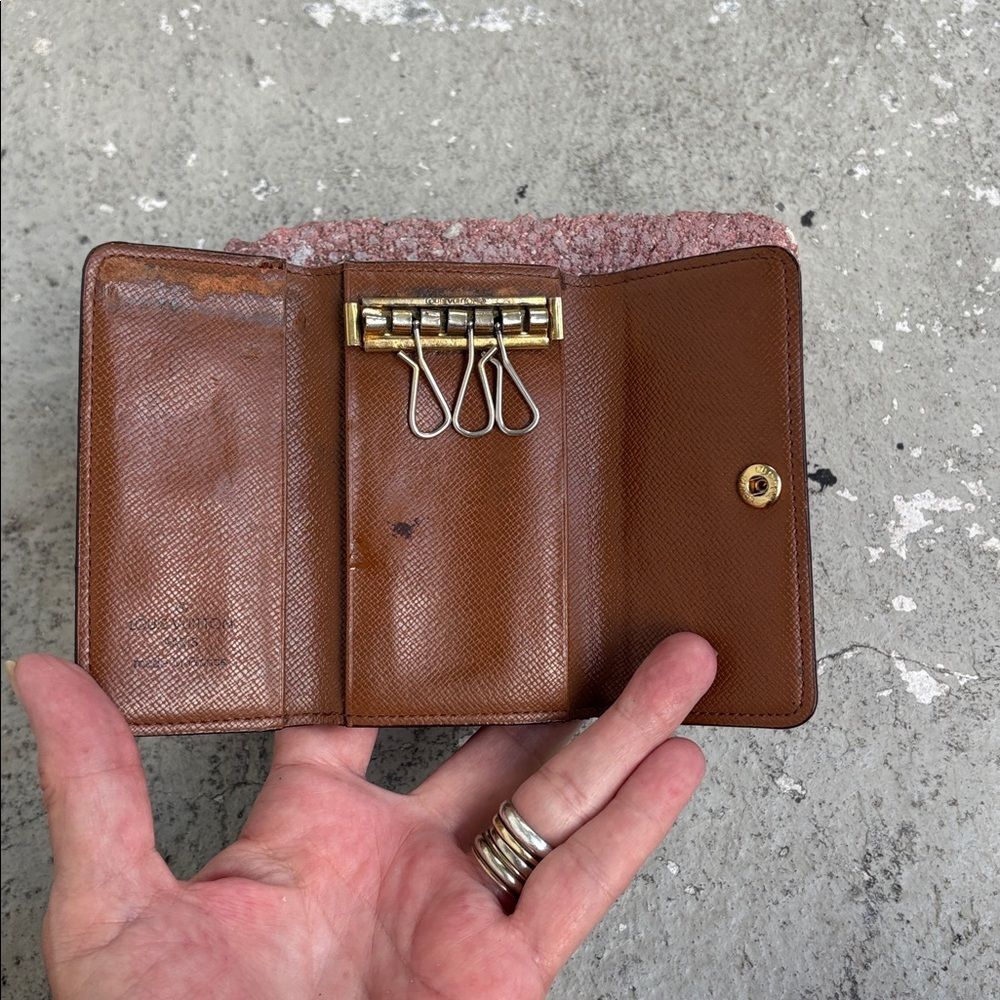 Vintage Louis Vuitton monogram key holder - Picture 7 of 11
